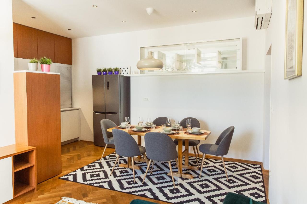 Top Location City Centre Condo In Historic Building With Free Garage Parking Liubliana Exterior foto