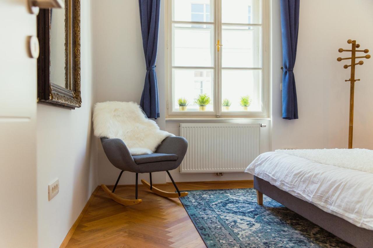 Top Location City Centre Condo In Historic Building With Free Garage Parking Liubliana Exterior foto