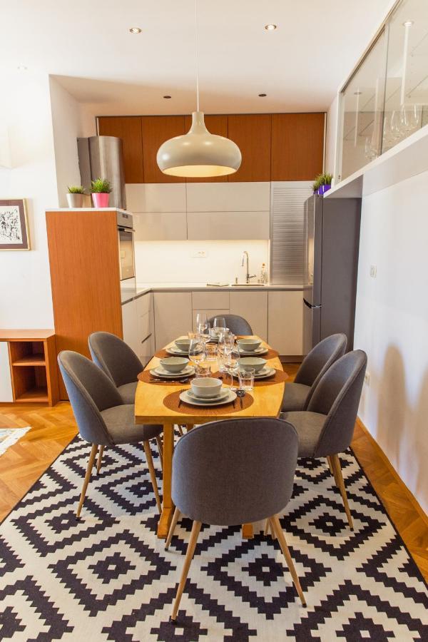 Top Location City Centre Condo In Historic Building With Free Garage Parking Liubliana Exterior foto